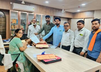 परभणी शहरातील जिंतूर रोडवर गतिरोधक बसविण्याची वंचित बहुजन आघाडीची मागणी!