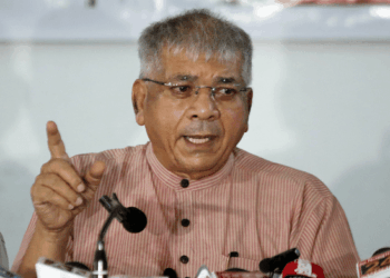 धम्मचक्र प्रवर्तन दिनाआधी दीक्षाभूमीवरील समस्या सोडवा – प्रकाश आंबेडकर, भीमराव आंबेडकर यांचे जिल्हाधिकाऱ्यांना पत्र