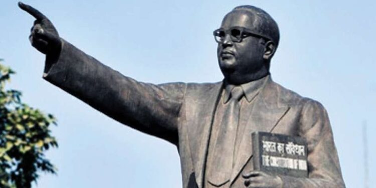 जिल्हा न्यायालयाच्या आवारात डॉ. बाबासाहेब आंबेडकर यांचा पुतळा उभारा वकील संघटनेची मागणी; वंचित बहुजन आघाडीचा पाठिंबा