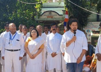 अशोक वाटिकेत धम्मचक्र प्रवर्तन दिनानिमित्त बाबासाहेब आंबेडकरांना अभिवादन!