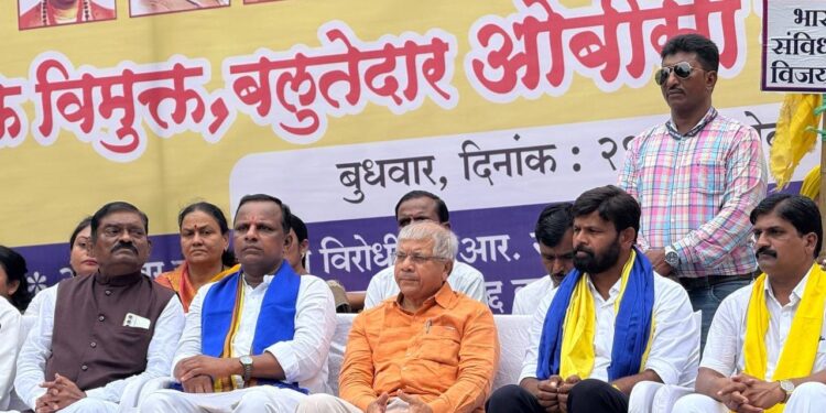 आरक्षण धोक्यात! ओबीसी आरक्षणाच्या समर्थनार्थ नांदेडमध्ये एल्गार; खाजगीकरणामुळे शिक्षण-नोकरीतील आरक्षणावर आघात – ॲड. प्रकाश आंबेडकर