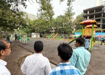 Mumbai : कुर्ल्यात वंचित बहुजन आघाडीच्या निषेधानंतर BMC प्रशासनाची दखल; दुरुस्तीच्या कामांना सुरुवात