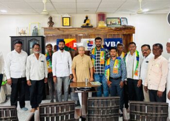 अकोला: वंचित बहुजन आघाडीत धनगर समाजातील प्रमुख कार्यकर्त्यांचा प्रवेश; ॲड. प्रकाश आंबेडकरांच्या हस्ते झाले स्वागत