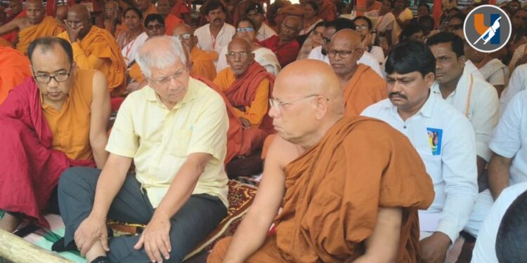 बोधीगया महाविहार बौद्ध धर्मीयांच्या नियंत्रणाखाली येईपर्यंत लढा सुरूच राहील; राजकीय नेत्यांच्या 'मौना'वर ॲड. प्रकाश आंबेडकर यांची तीव्र टीका