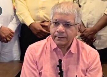 निजामी मराठ्यांपासून फारकत घेतल्याशिवाय गरीब मराठ्यांची सामाजिक-आर्थिक स्थिती सुधारणार नाही - प्रकाश आंबेडकर