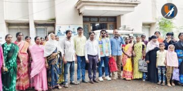 अतिवृष्टीग्रस्तांना अद्याप अनुदान न मिळाल्याने वंचित बहुजन युवा आघाडीचा तहसील कार्यालयावर घेराव