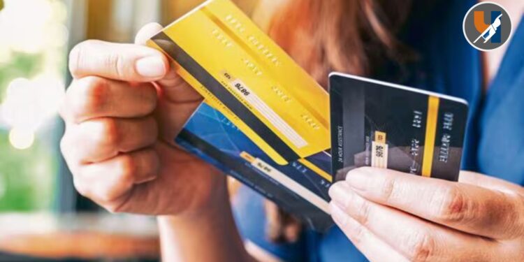 “क्रेडिट कार्डस” वापरून केलेला खर्च: जरा जपून !