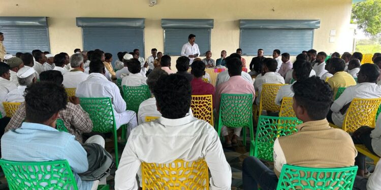 Ahilyanagar :  शेवगाव तालुका वंचित बहुजन आघाडीच्या गावप्रमुखांची बैठक संपन्न