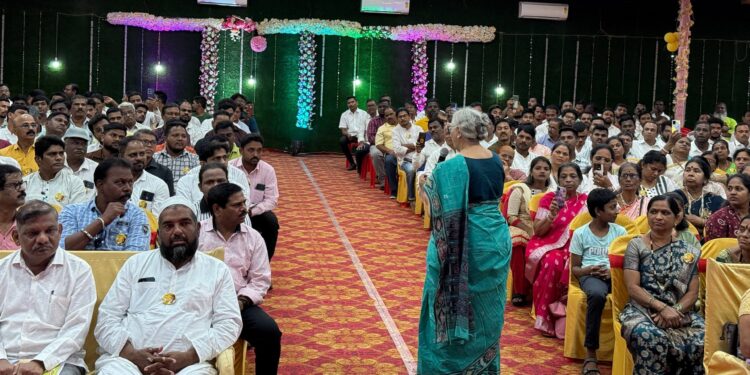 बृहन्मुंबई महानगरपालिकेवर सत्ता प्रस्थापित करण्याचा वंचित बहुजन आघाडीचा निर्धार; अंजलीताई आंबेडकरांच्या मार्गदर्शनाखाली महत्वपूर्ण बैठक संपन्न