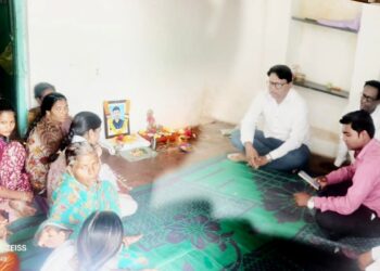 तिवसा: शेतकरी आत्महत्याग्रस्त आठवले कुटुंबियांचे वंचित बहुजन आघाडीकडून सांत्वन; प्रशासनाकडून मदतीची मागणी