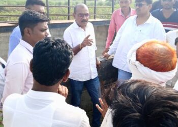 धाडी-बल्लाळी येथे किडनीच्या रुग्णांसाठी वंचित बहुजन युवा आघाडी ॲक्शन मोडवर; चार दिवसांत पाणीपुरवठा सुरू करण्याचे कार्यकारी अभियंत्यांचे निर्देश