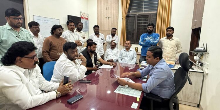 बाळासाहेब आंबेडकर यांच्याविषयी फेसबुकवर आक्षेपार्ह पोस्ट टाकणाऱ्यावर गुन्हा दाखल करा; वंचित बहुजन आघाडीची मागणी