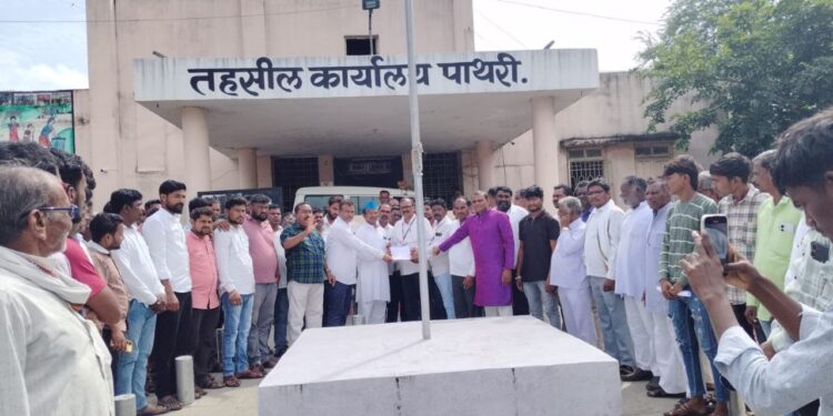 बाळासाहेब आंबेडकर आणि सुजात आंबेडकर यांच्याबद्दल आक्षेपार्ह पोस्ट; चौघांवर परभणी पोलीस ठाण्यात गुन्हा दाखल