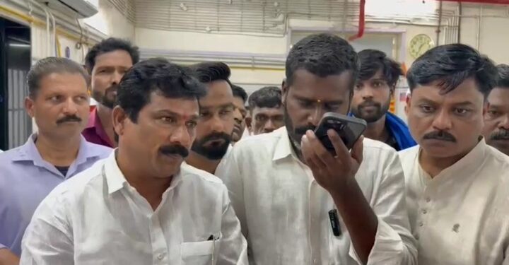 अहमदनगरमध्ये मातंग समाजाच्या तरुणाला अमानुष मारहाण ; हात-पाय मोडले, शरीरावर लघुशंका आरोपींवर ‘मकोका’ लावण्याची ॲड. प्रकाश आंबेडकरांची मागणी