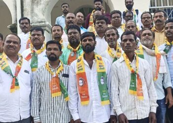 बीजेपी, राष्ट्रवादी अजित पवार गटाच्या कार्यकर्त्यांचा वंचित बहुजन आघाडीत जाहीर प्रवेश