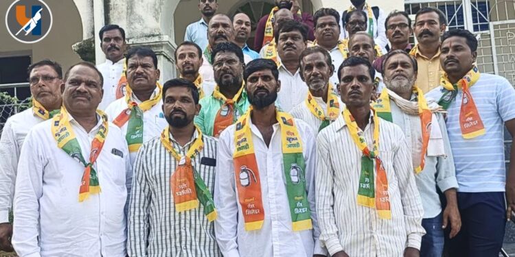 बीजेपी, राष्ट्रवादी अजित पवार गटाच्या कार्यकर्त्यांचा वंचित बहुजन आघाडीत जाहीर प्रवेश