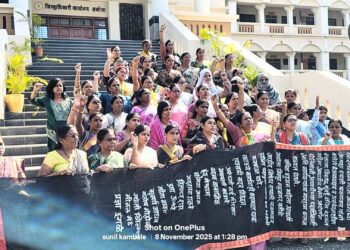 'साडी'वर निषेध! डॉ. संपदा मुंडे प्रकरणावरून अकोल्यात वंचित महिला आघाडीचा रुपाली चाकणकरांविरोधात एल्गार