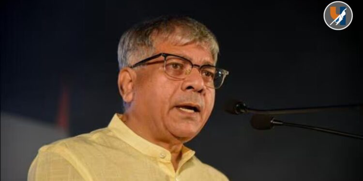 'फडणवीसांनी खुर्ची वाचवण्यासाठी कुणबी जीआर काढला'; ओबीसींनी 'त्या' तीन पक्षांना मतदान करू नका - ॲड प्रकाश आंबेडकर