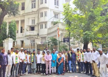 नाशिक जिल्ह्यातील आदिवासी, मुस्लिम कार्यकर्त्यांचा वंचित बहुजन आघाडीत प्रवेश