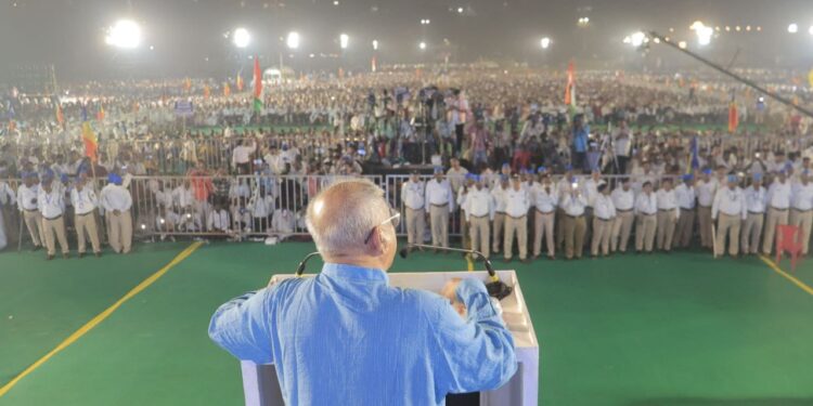 संविधान सन्मान महासभेतून ॲड. प्रकाश आंबेडकरांचा भाजप – आरएसएसवर जोरदार प्रहार!