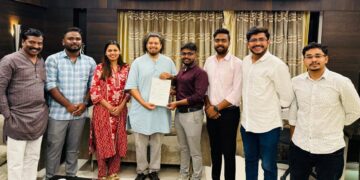 दंतचिकित्सक विद्यार्थ्यानी सुजात आंबेडकर यांची घेतली भेट!