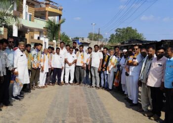 बार्शिटाकळीत राष्ट्रवादीला धक्का! माजी शहराध्यक्ष  चक्रधर राऊत यांच्यासह युवकांचा वंचित बहुजन आघाडीत जाहीर पक्षप्रवेश