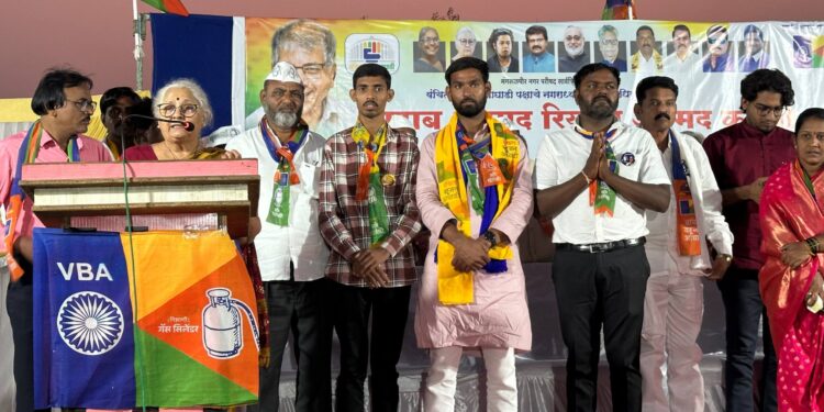 गॅस सिलेंडर’ला प्रचंड बहुमताने विजयी करा: अंजलीताई आंबेडकर यांचे मंगळवेढ्यातून आवाहन! मतदारांचा उत्स्फूर्त प्रतिसाद