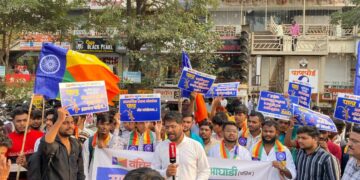 वंचित बहुजन युवा आघाडीकडून सामाजिक न्यायमंत्री संजय शिरसाठ यांना पाल भेट