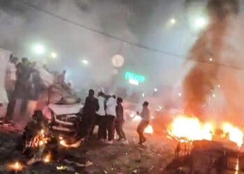 नवी दिल्लीतील लाल किल्याजवळ भीषण स्फोट; दहा जणांचा मृत्यू, घातपाताचा संशय