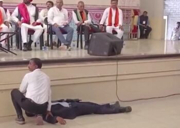 भाजप नेत्याची असंवेदनशीलता; भाजप अध्यक्ष नड्डांच्या समोर कमांडो बेशुद्ध, नेत्याने फिरवली पाठ; वडोदरा घटनेने संताप