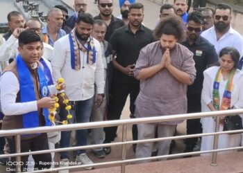 सुजात आंबेडकरांकडून शहीद स्मारक येथे आदरांजली!