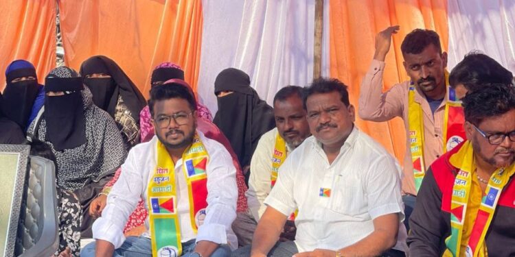 Aurangabad: नारेगाव येथील कब्रिस्तानच्या जागेसाठी मनपा कार्यालयासमोर आंदोलन तीव्र