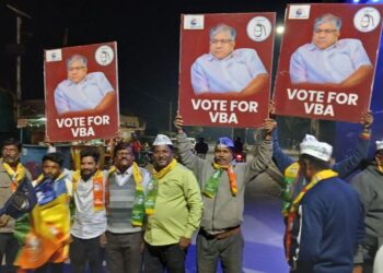 वंचित बहुजन आघाडीचे निवडणुकीत जोरदार पुनरागमन; कार्यकर्त्यांमध्ये नवचैतन्य, औरंगाबादमध्ये फटाक्यांची आतिषबाजी