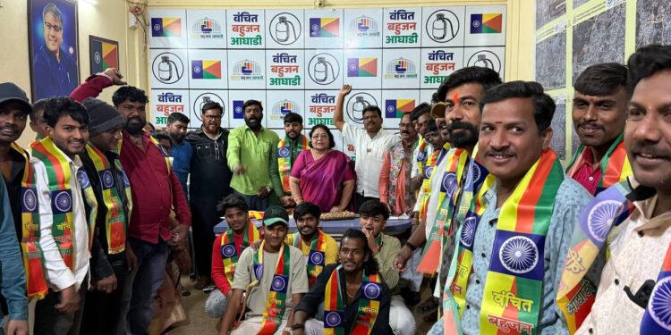 मनसेला मोठा झटका! औरंगाबादमध्ये मनसे कार्यकर्त्यांचा वंचितमध्ये जाहीर प्रवेश