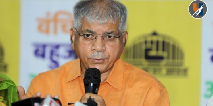 घाणीत राहायचे की विकासात? अकोलेकरांनीच ठरवावे; ॲड. प्रकाश आंबेडकर याचे सवाल