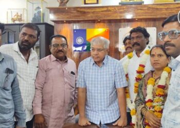 मूर्तिजापूरचे दोन अपक्ष नगरसेवक वंचित बहुजन आघाडीत दाखल; बाळासाहेब आंबेडकर यांच्या हस्ते पक्षप्रवेश!