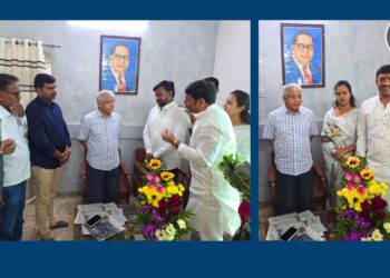 वंचित बहुजन आघाडीच्या नवनिर्वाचित नगराध्यक्षा प्रियांका विश्वकर्मा यांनी ॲड. प्रकाश आंबेडकरांची घेतली भेट