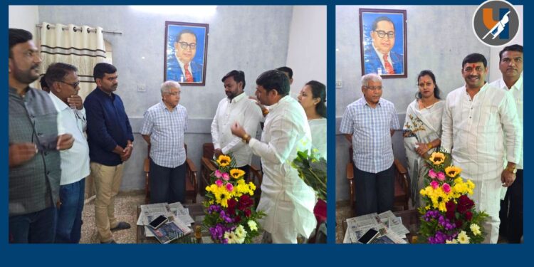 वंचित बहुजन आघाडीच्या नवनिर्वाचित नगराध्यक्षा प्रियांका विश्वकर्मा यांनी ॲड. प्रकाश आंबेडकरांची घेतली भेट