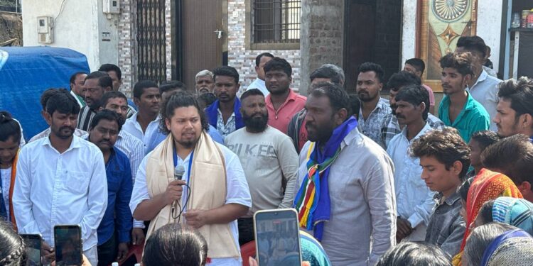 महू नगर, राहुल नगरमध्ये सुजात आंबेडकरांचा झंझावती दौरा; ‘वंचित’च्या उमेदवारांसाठी प्रत्यक्ष जनसंवाद