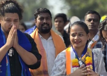 वॉर्ड १३९ मध्ये सुजात आंबेडकरांची पदयात्रा; वंचित-काँग्रेस युतीच्या उमेदवार स्नेहल सोहनींच्या प्रचाराचा धडाका