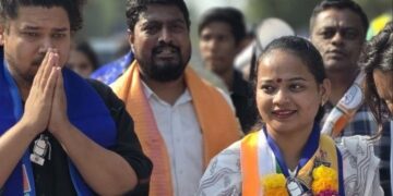 वॉर्ड १३९ मध्ये सुजात आंबेडकरांची पदयात्रा; वंचित-काँग्रेस युतीच्या उमेदवार स्नेहल सोहनींच्या प्रचाराचा धडाका