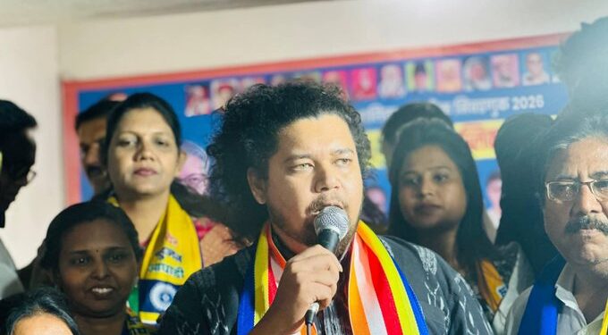 एमआयएमच्या पतंगाची दोर फडणवीसांच्या हातात - सुजात आंबेडकर