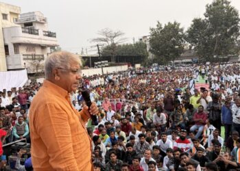 देशाचा नफा रिलायन्सच्या खिशात; ‘गुजरातच्या पंतप्रधानांमुळे’ भारताचे नुकसान – ॲड. प्रकाश आंबेडकर