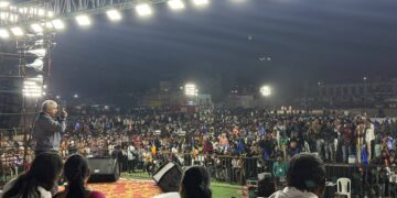 औरंगाबादमध्ये ‘वंचित’चे महाशक्तीप्रदर्शन! मुफ्ती-मौलवींनी मित्र जोडायला शिकावे, तरच भाजप-आरएसएसला रोखता येईल – ॲड. प्रकाश आंबेडकर