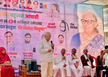 वंचित बहुजन आघाडीची अकोल्यात ‘संवाद बैठक’; ॲड. प्रकाश आंबेडकरांनी साधला भीमनगरवासीयांशी संवाद