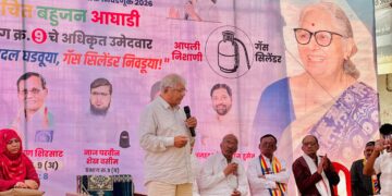 वंचित बहुजन आघाडीची अकोल्यात ‘संवाद बैठक’; ॲड. प्रकाश आंबेडकरांनी साधला भीमनगरवासीयांशी संवाद