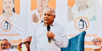 अकोल्यात वंचितचा एल्गार! जनसामान्यांचा प्रचंड गर्दी आता परिवर्तनाची वेळ आलीय – प्रभाग ७ मध्ये ॲड. प्रकाश आंबेडकरांची तोफ धडाडली