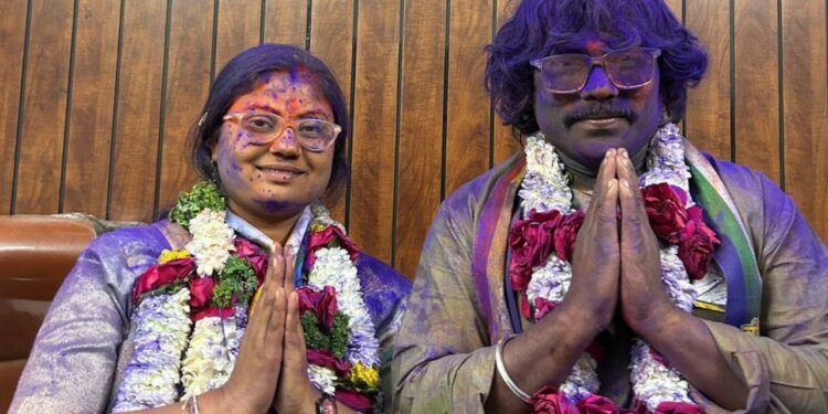 चळवळीचा निष्ठावंत, गरीब कवी गायक नगरसेवक होणे म्हणजे प्रकाश आंबेडकर यांचा राजकीय चमत्कार आहे – प्रा. डॉ. किशोर वाघ