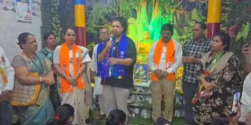 मुंबई महापालिकेतील भ्रष्टाचारावरून सुजात आंबेडकरांचा सत्ताधाऱ्यांवर कडाडून प्रहार; कॉर्नर सभेला नागरिकांचा उदंड प्रतिसाद