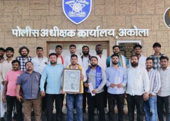 डॉ. बाबासाहेब आंबेडकरांच्या पुतळ्यांची विटंबना करणाऱ्यांवर ‘देशद्रोहा’चा गुन्हा दाखल करा; वंचित युवा आघाडी आक्रमक